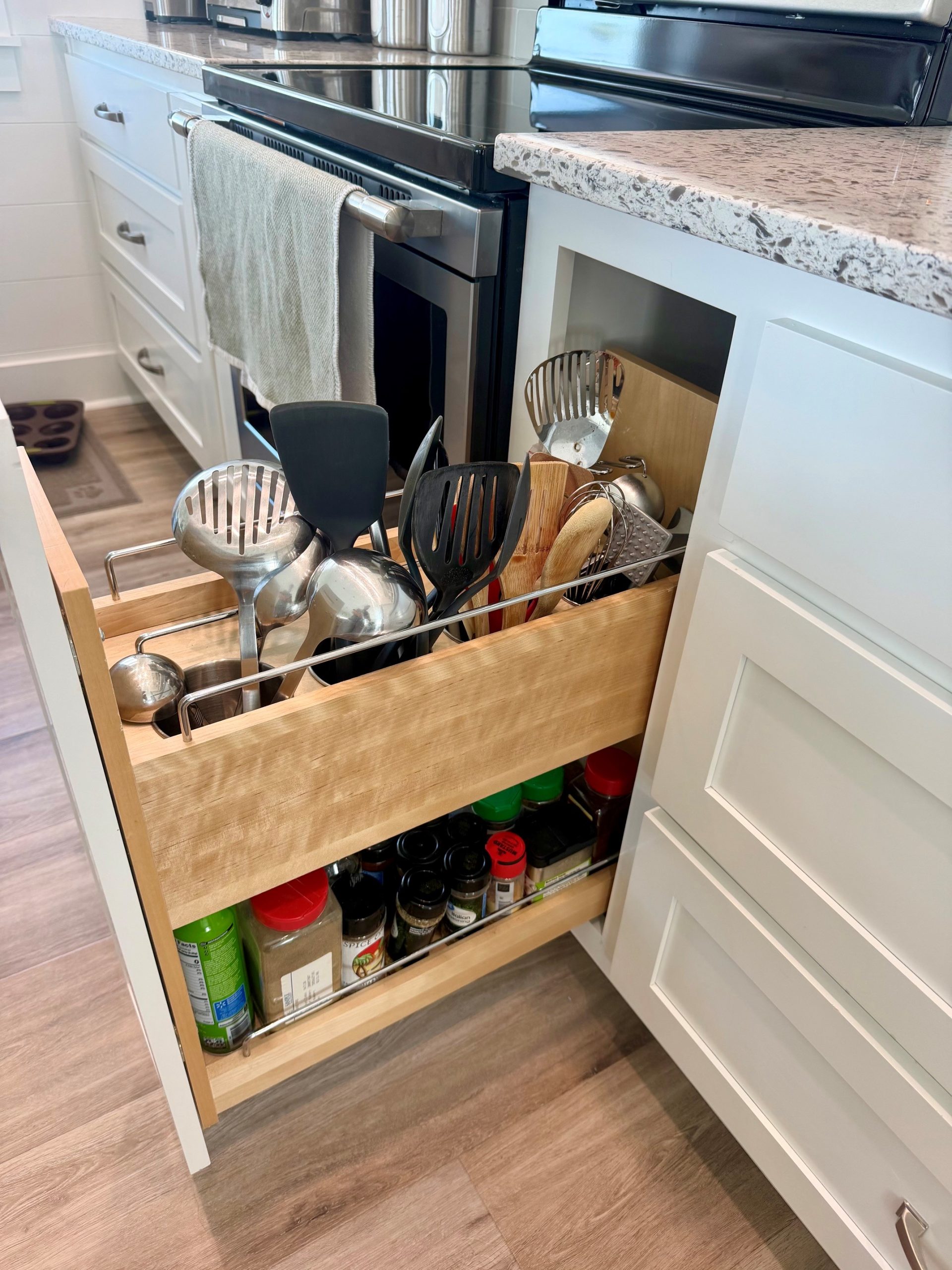 pull-out-right